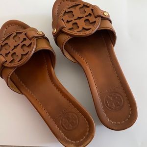 Tory Burch leather platform sandals size 6 in good condition.